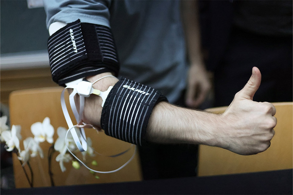 Robust EMG control scheme