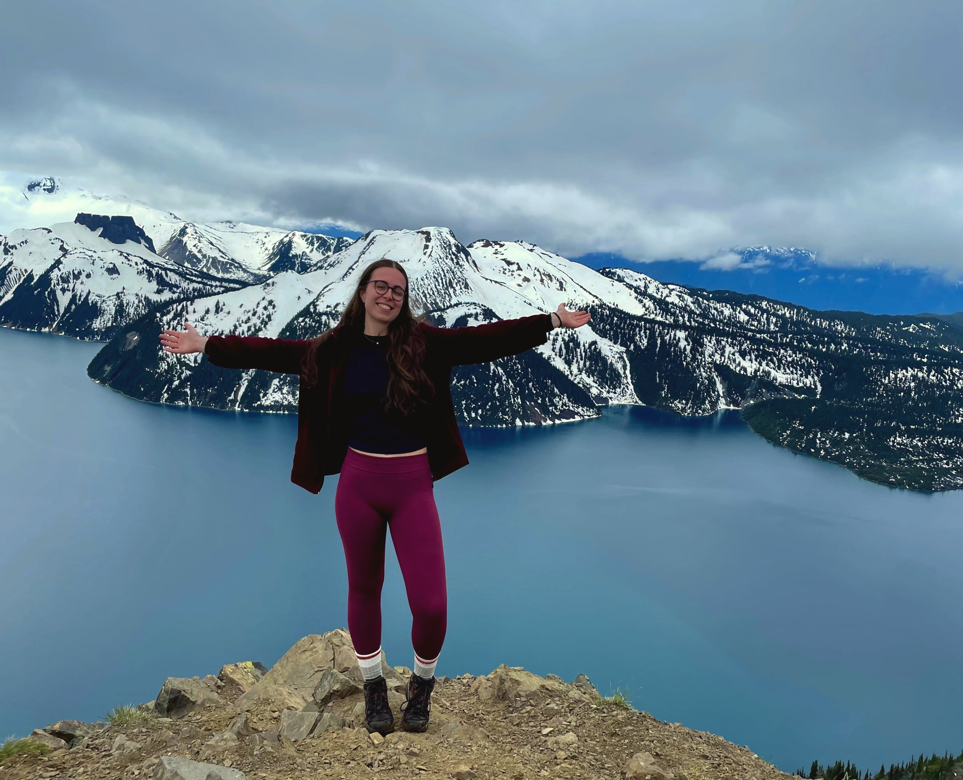 Jacqueline Mansiere hiking Panorama Ridge