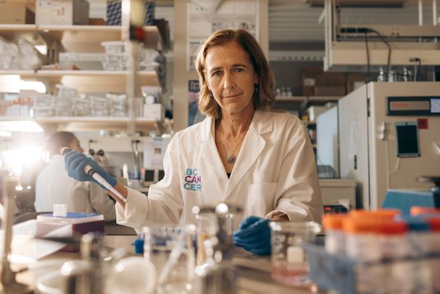 Image of Dr. Jessica McAlpine in her lab